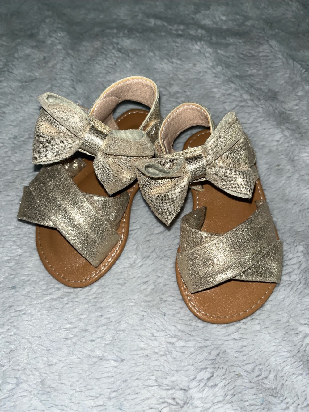 Girls Metallic Gold Bow-Accent Sandals - Cute Summer Footwear